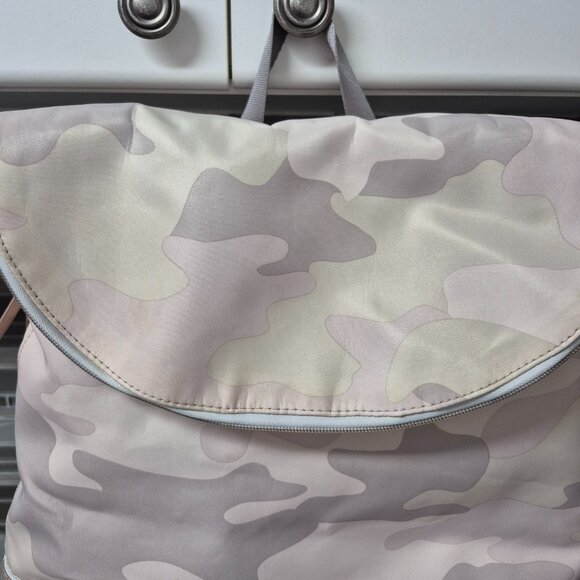 Stella & Dot Crush It Backpack Pink and Grey Camo - Picture 4 of 14